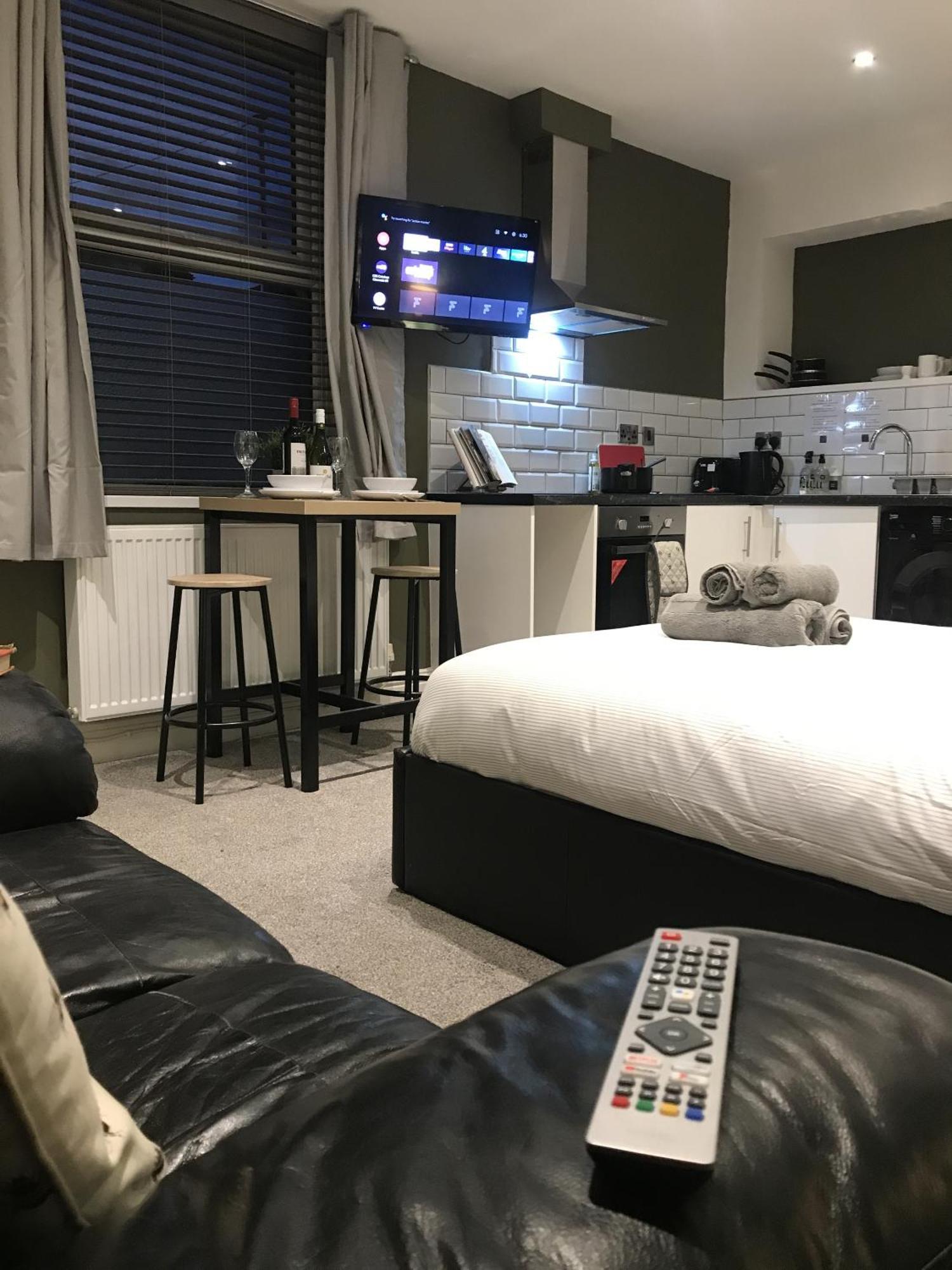 Contemporary 1 Bed Studio For Comfy Stay In Wigan Extérieur photo